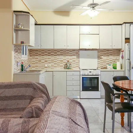 Apartament Antisamos *