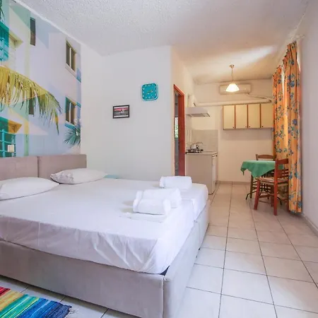 アパート Antisamos